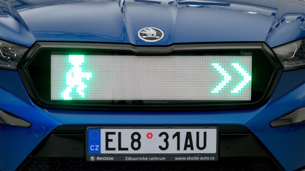 radiator grille shows the pedestrians a similar signal